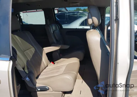 2014 Chrysler Town & Country Touring z USA, uszkodzony, nr VIN 2C4RC1BG0ER193004